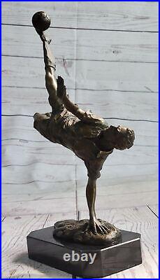 100% Real Bronze Hand Made Modern Art Trophy Soccer Player Sculpture Figure Art 100% Real Bronze Hand Made Modern Art Trophy Soccer Player Sculpture Figure Art
