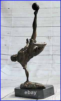 100% Real Bronze Hand Made Modern Art Trophy Soccer Player Sculpture Figure Art 100% Real Bronze Hand Made Modern Art Trophy Soccer Player Sculpture Figure Art