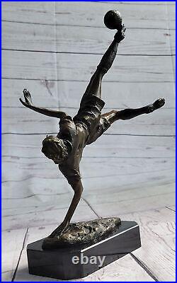 100% Real Bronze Hand Made Modern Art Trophy Soccer Player Sculpture Figure Art 100% Real Bronze Hand Made Modern Art Trophy Soccer Player Sculpture Figure Art
