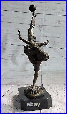 100% Real Bronze Hand Made Modern Art Trophy Soccer Player Sculpture Figurine