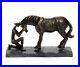 Decorative_Figures_Horse_Sculpture_Statue_Made_of_Poly_Resin_Bronze_Love_Animal_01_bztg