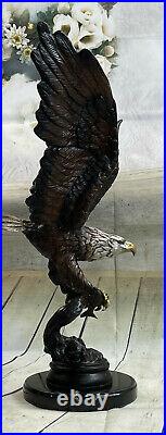Design European Finery Eagle in Flight Quality Lost Wax Bronze Statue Hand Made