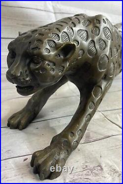 Hand Carve Luxurious Leopard Cheetah Made by Lost Wax Bronze Sculpture Deal NR Hand Carve Luxurious Leopard Cheetah Made by Lost Wax Bronze Sculpture Deal NR