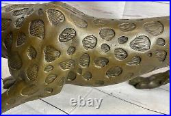 Hand Carve Luxurious Leopard Cheetah Made by Lost Wax Bronze Sculpture Deal NR Hand Carve Luxurious Leopard Cheetah Made by Lost Wax Bronze Sculpture Deal NR