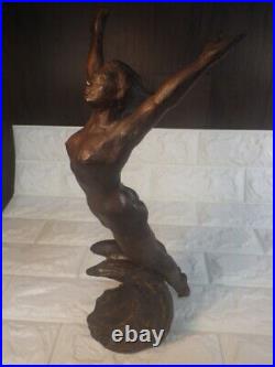 Sun Exhibition Counselor Hiroo Tateno Work Made Of Bronze Leap Nude Statue