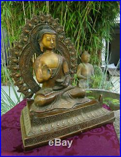 Very Fine, Old Buddha Statue Made from Bronze from Nepal 29cm, 5 KG