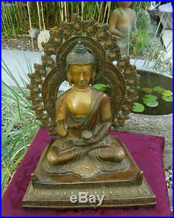 Very Fine, Old Buddha Statue Made from Bronze from Nepal 29cm, 5 KG